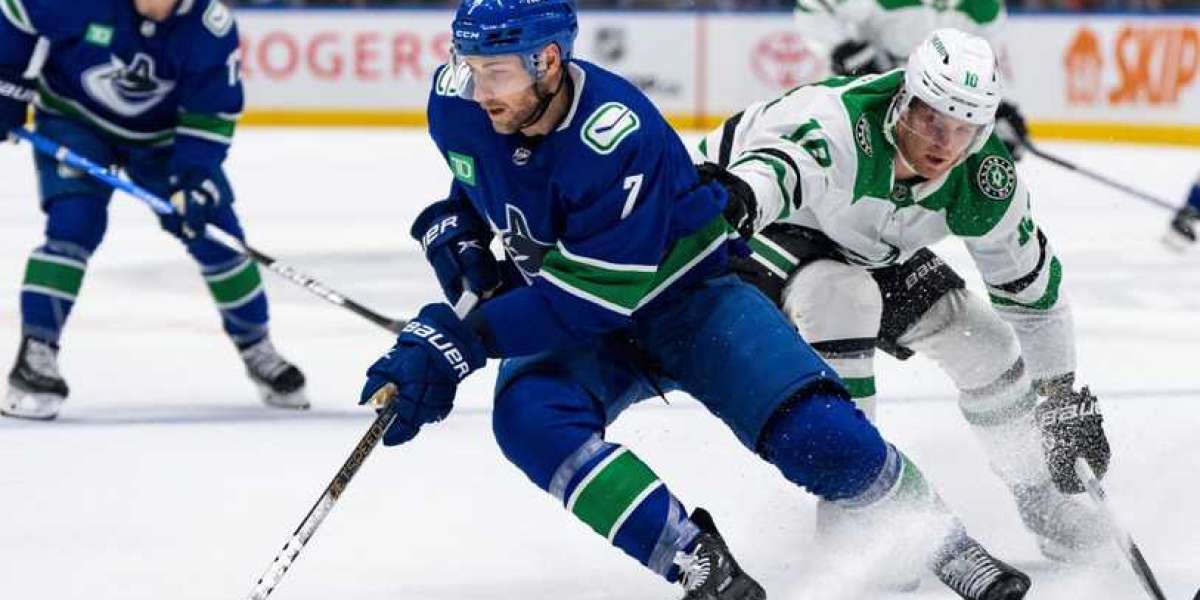 Vancouver Canucks försvarare Carson Soucy kommer att missa 6-8 veckor, påminde Jett Woo att fylla i