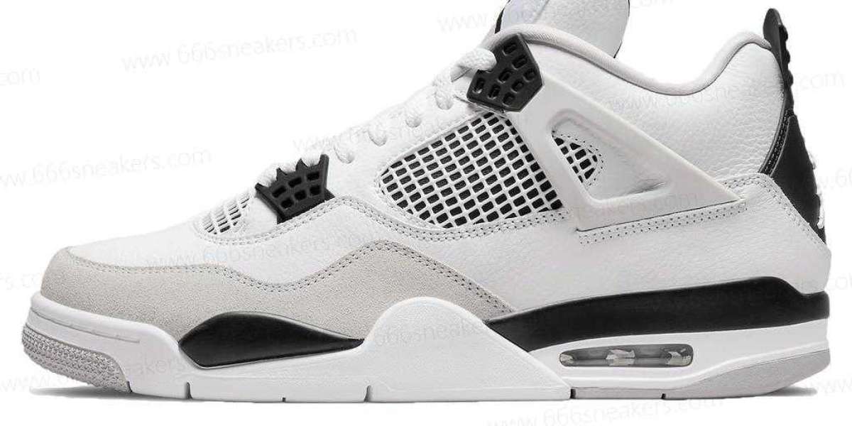 Jordan 4 Retro Mil. Černá: Nadčasová klasika, moderní Twist