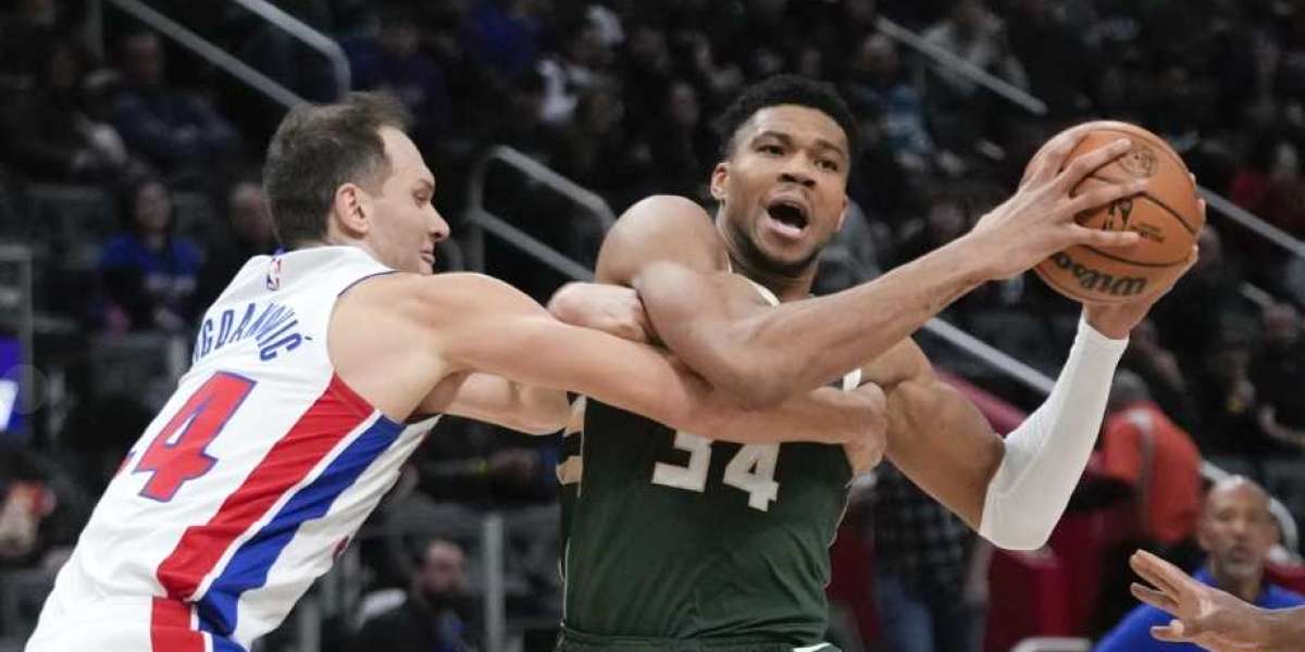 Bucks Beat Pistons in Nail-Biter, Antetokounmpo Stars with Triple-Double